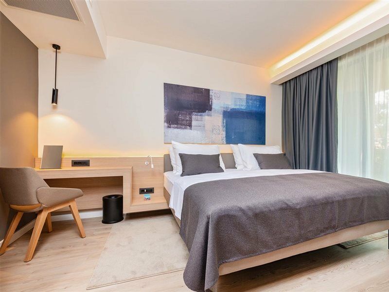 Garden Park Plava Laguna Hotel 4*